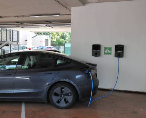 RICARICA AUTO ELETTRICA